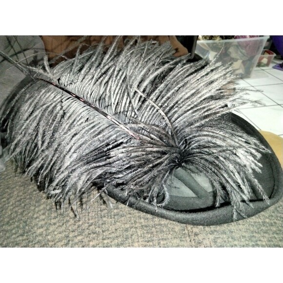 Vtg Bierner & Son Women's 100% Wool Black Cap With Feathers Made In USA - Picture 2 of 5